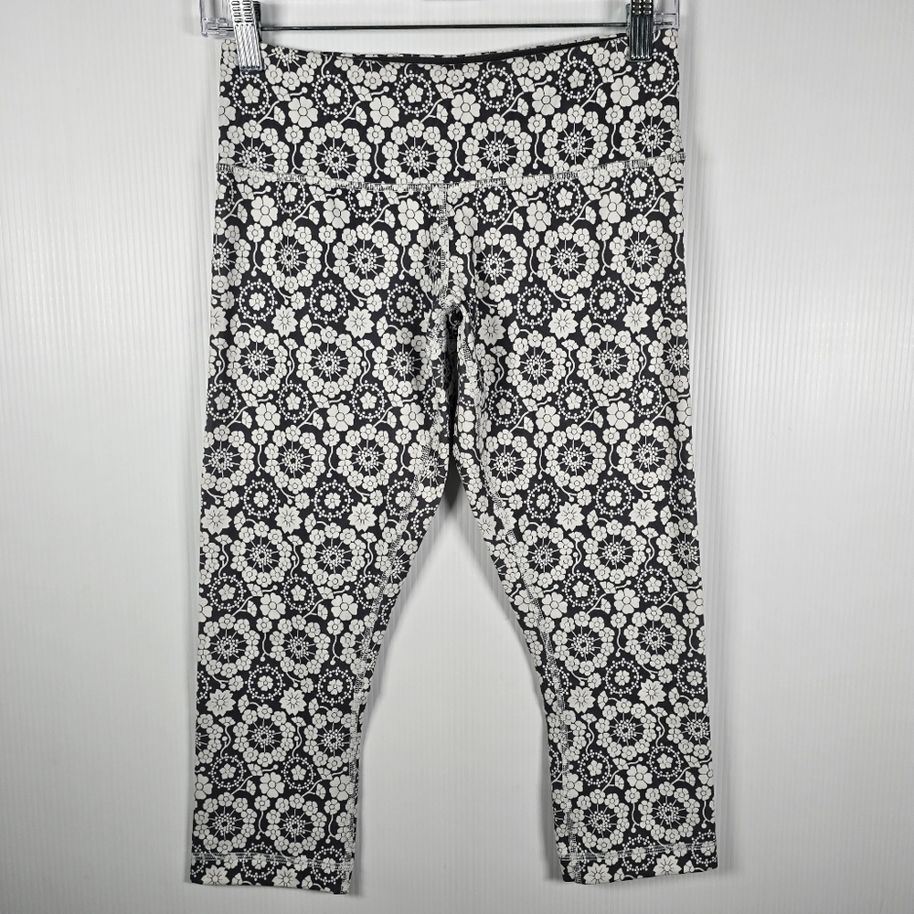 Lululemon Wunder Under Grey & White Twiggy Floral Nimbus Leggings Size 6 Cropped